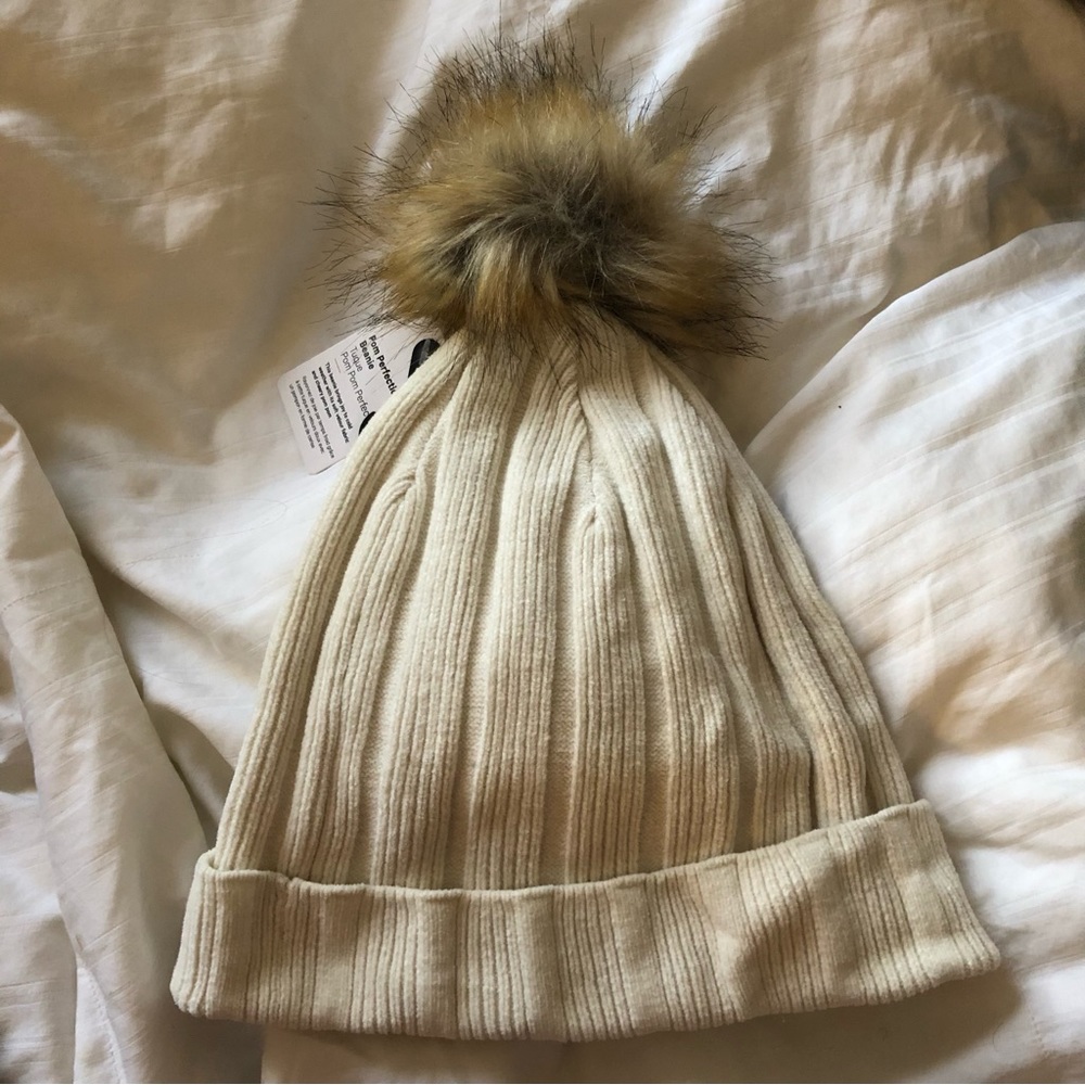 Lululemon NWT Pom Perfection Beanie